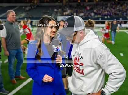 Thumbnail 2 in Shiner @ Muenster (UIL 2A Division II Football Final) photogallery.