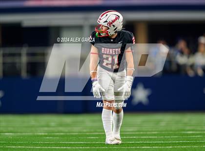 Thumbnail 1 in Shiner @ Muenster (UIL 2A Division II Football Final) photogallery.