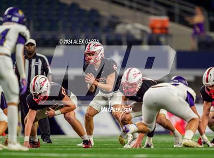 Thumbnail 3 in Shiner @ Muenster (UIL 2A Division II Football Final) photogallery.