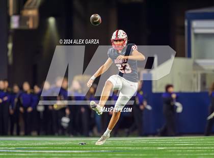 Thumbnail 1 in Shiner @ Muenster (UIL 2A Division II Football Final) photogallery.