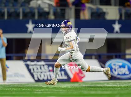 Thumbnail 1 in Shiner @ Muenster (UIL 2A Division II Football Final) photogallery.