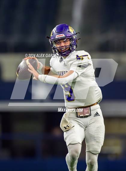 Thumbnail 3 in Shiner @ Muenster (UIL 2A Division II Football Final) photogallery.