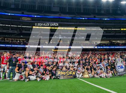 Thumbnail 3 in Shiner @ Muenster (UIL 2A Division II Football Final) photogallery.