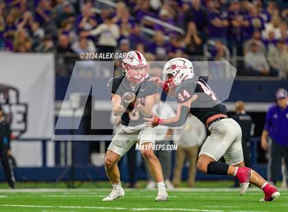 Thumbnail 2 in Shiner @ Muenster (UIL 2A Division II Football Final) photogallery.