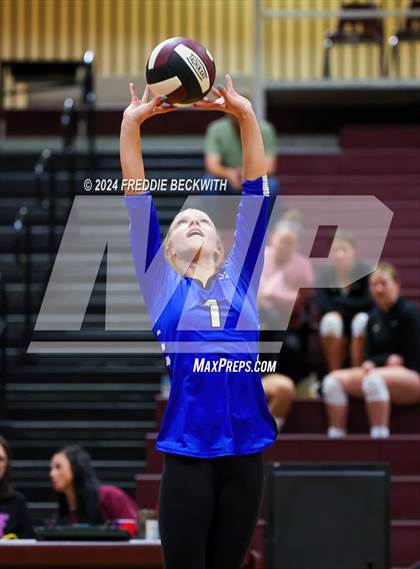 Thumbnail 1 in Gunter @ Whitesboro photogallery.