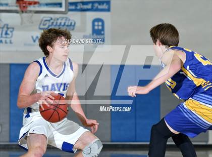 Thumbnail 2 in Wood vs. Davis (Les Curry Invitational) photogallery.