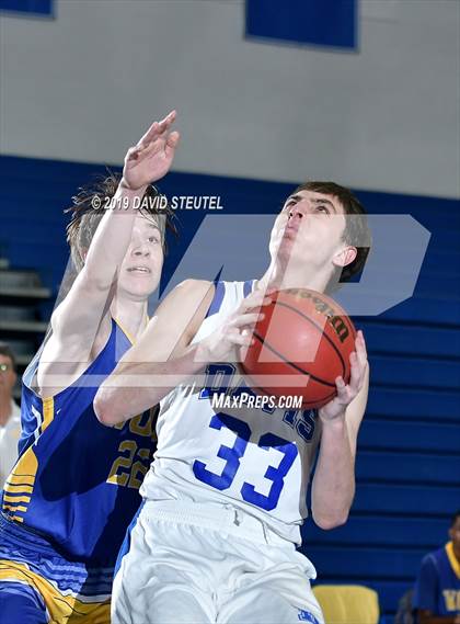 Thumbnail 1 in Wood vs. Davis (Les Curry Invitational) photogallery.