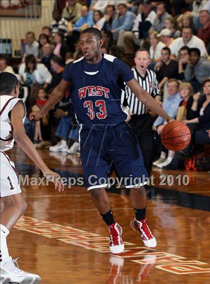Thumbnail 1 in Bearden vs West (District 4AAA Semifinals) photogallery.