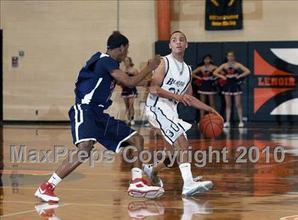 Thumbnail 1 in Bearden vs West (District 4AAA Semifinals) photogallery.