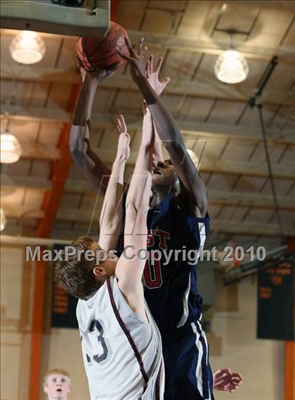 Thumbnail 3 in Bearden vs West (District 4AAA Semifinals) photogallery.