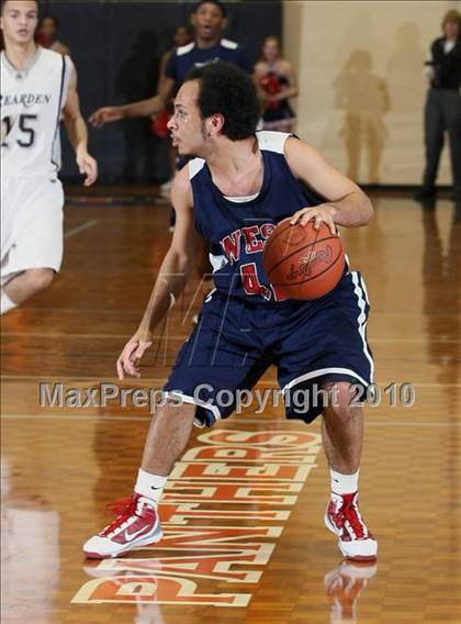 Thumbnail 3 in Bearden vs West (District 4AAA Semifinals) photogallery.
