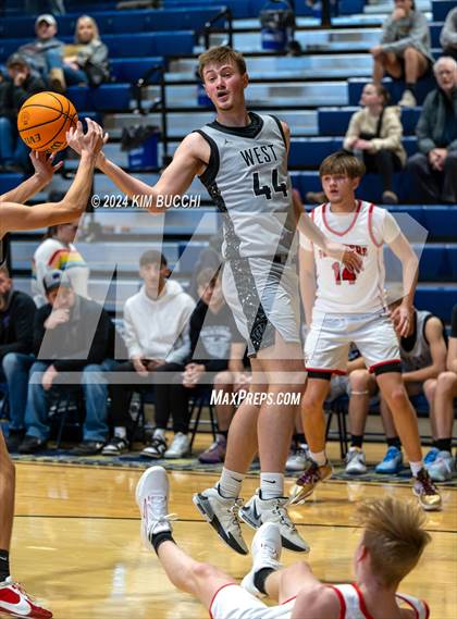 Thumbnail 2 in Pikeview vs WestSide (Little General/C. Adam Toney Showcase) photogallery.