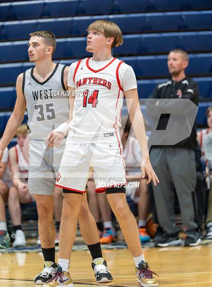 Thumbnail 2 in Pikeview vs WestSide (Little General/C. Adam Toney Showcase) photogallery.