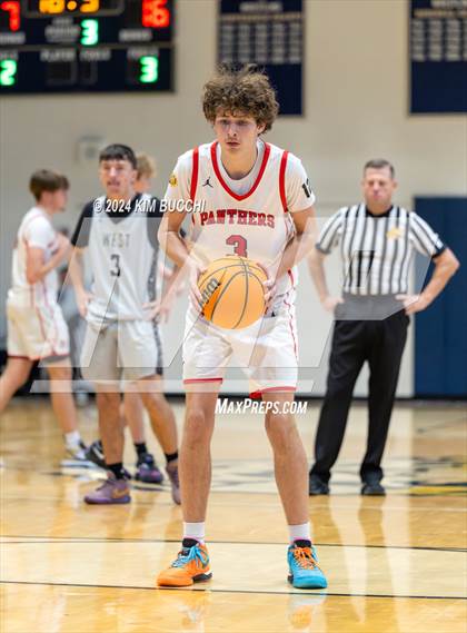 Thumbnail 3 in Pikeview vs WestSide (Little General/C. Adam Toney Showcase) photogallery.