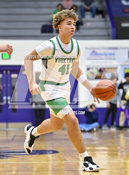 Thumbnail 3 in Yorktown vs. Guerin Catholic - Fieldhouse Classic photogallery.