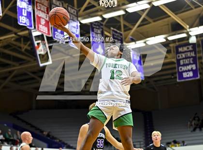 Thumbnail 2 in Yorktown vs. Guerin Catholic - Fieldhouse Classic photogallery.