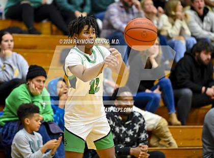 Thumbnail 3 in Yorktown vs. Guerin Catholic - Fieldhouse Classic photogallery.