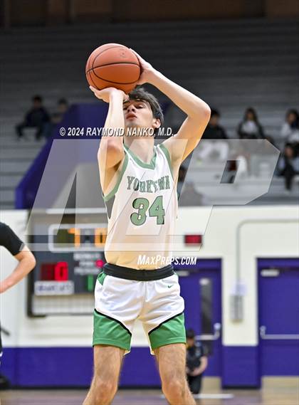 Thumbnail 3 in Yorktown vs. Guerin Catholic - Fieldhouse Classic photogallery.