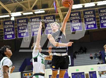 Thumbnail 3 in Yorktown vs. Guerin Catholic - Fieldhouse Classic photogallery.