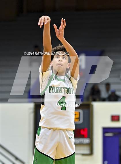 Thumbnail 2 in Yorktown vs. Guerin Catholic - Fieldhouse Classic photogallery.