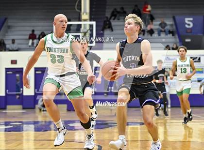 Thumbnail 2 in Yorktown vs. Guerin Catholic - Fieldhouse Classic photogallery.