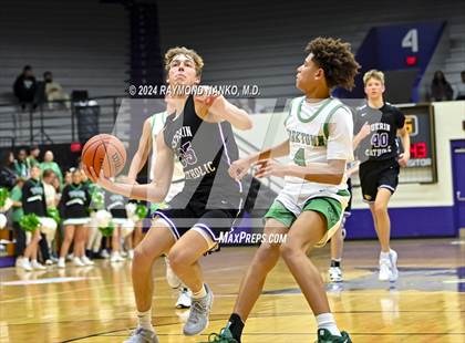 Thumbnail 1 in Yorktown vs. Guerin Catholic - Fieldhouse Classic photogallery.