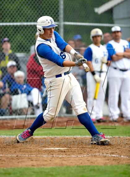 Thumbnail 3 in Newport Central Catholic vs Highlands (KHSAA District 36 Championship) photogallery.
