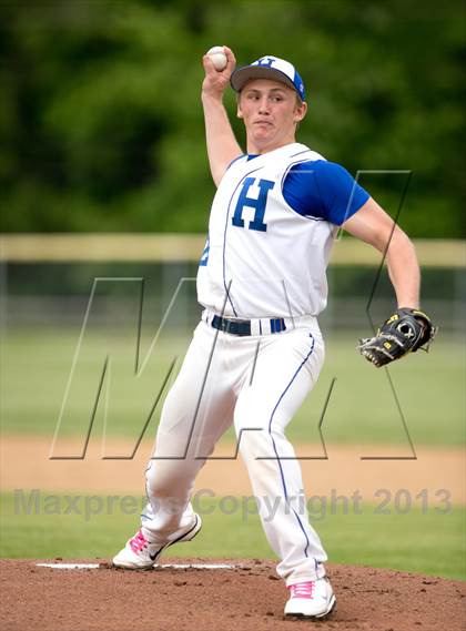 Thumbnail 2 in Newport Central Catholic vs Highlands (KHSAA District 36 Championship) photogallery.