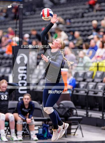 Thumbnail 2 in Hurricane vs. Ridgeline (UHSAA 4A Second Round) photogallery.