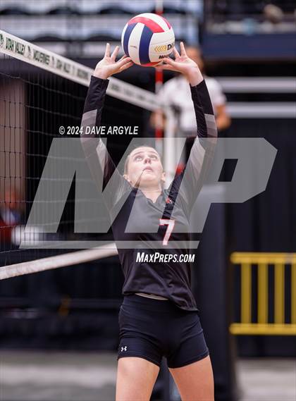 Thumbnail 3 in Hurricane vs. Ridgeline (UHSAA 4A Second Round) photogallery.