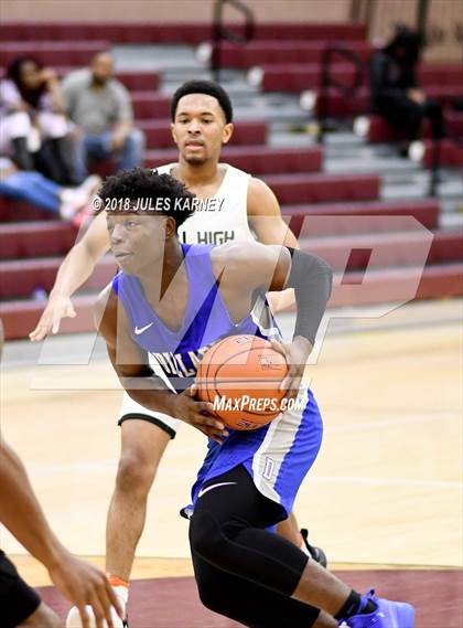 Thumbnail 2 in Dillard vs. Hall (Tarkanian Classic) photogallery.
