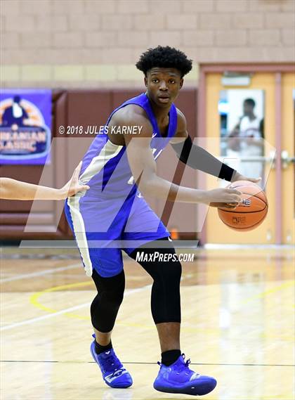 Thumbnail 2 in Dillard vs. Hall (Tarkanian Classic) photogallery.