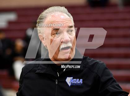 Thumbnail 2 in Dillard vs. Hall (Tarkanian Classic) photogallery.