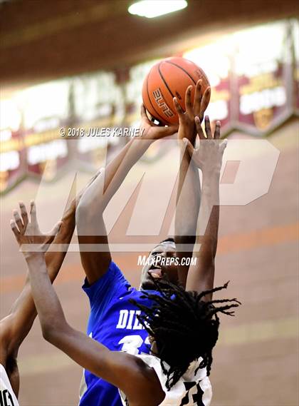 Thumbnail 1 in Dillard vs. Hall (Tarkanian Classic) photogallery.