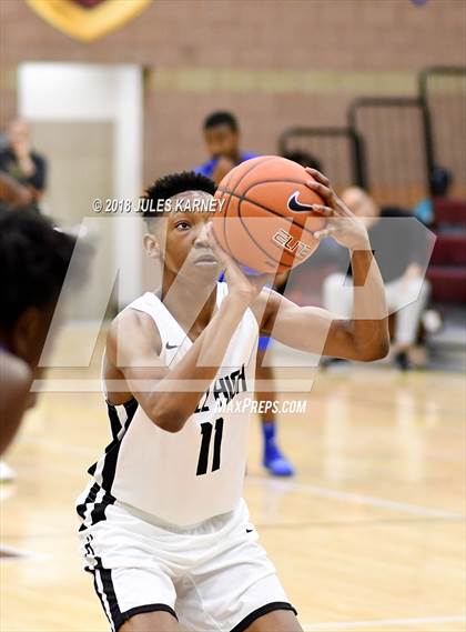 Thumbnail 1 in Dillard vs. Hall (Tarkanian Classic) photogallery.