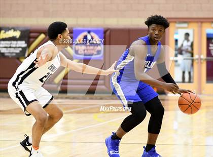 Thumbnail 3 in Dillard vs. Hall (Tarkanian Classic) photogallery.