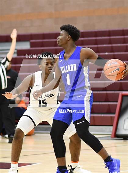 Thumbnail 3 in Dillard vs. Hall (Tarkanian Classic) photogallery.