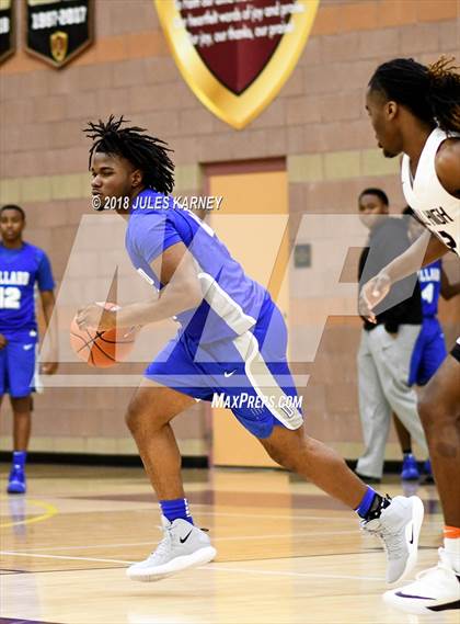 Thumbnail 2 in Dillard vs. Hall (Tarkanian Classic) photogallery.