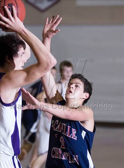Thumbnail 2 in Bret Harte vs. Vacaville Christian photogallery.