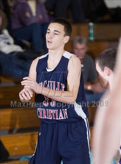 Thumbnail 2 in Bret Harte vs. Vacaville Christian photogallery.
