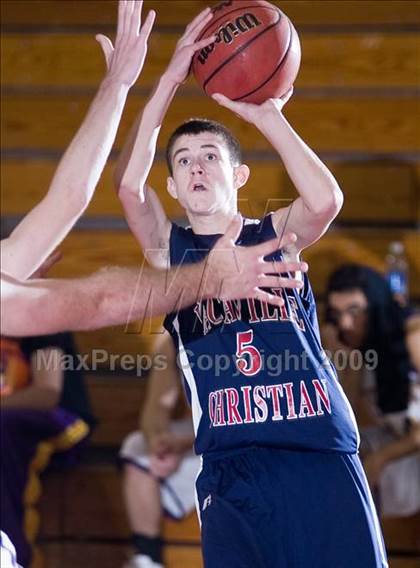 Thumbnail 3 in Bret Harte vs. Vacaville Christian photogallery.