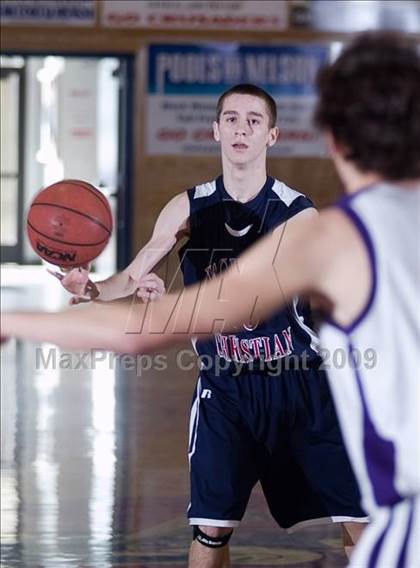 Thumbnail 3 in Bret Harte vs. Vacaville Christian photogallery.