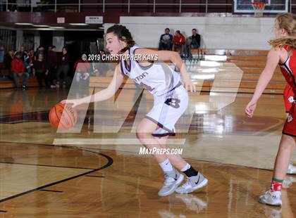Thumbnail 3 in Benton vs DuQuoin (Rangerette Christmas Classic) photogallery.