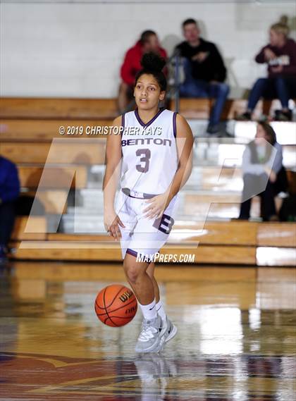 Thumbnail 1 in Benton vs DuQuoin (Rangerette Christmas Classic) photogallery.