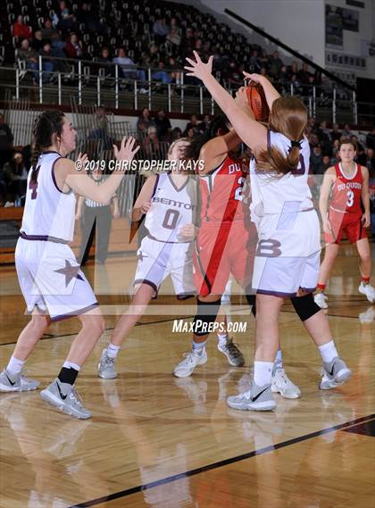 Thumbnail 2 in Benton vs DuQuoin (Rangerette Christmas Classic) photogallery.