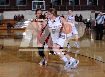 Thumbnail 3 in Benton vs DuQuoin (Rangerette Christmas Classic) photogallery.