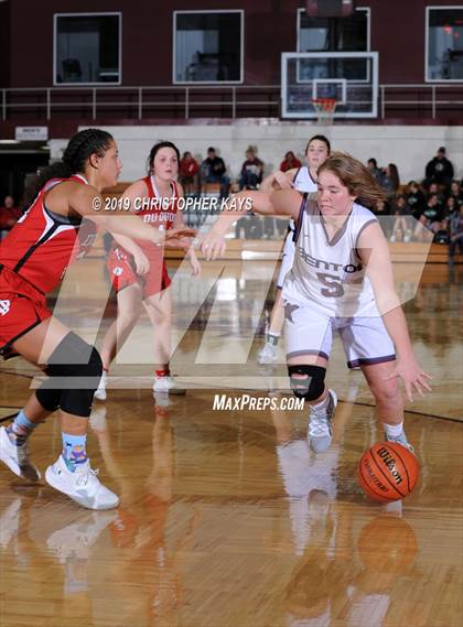 Thumbnail 3 in Benton vs DuQuoin (Rangerette Christmas Classic) photogallery.