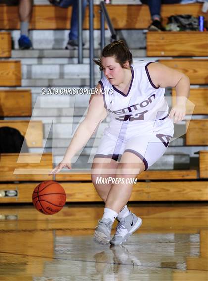Thumbnail 3 in Benton vs DuQuoin (Rangerette Christmas Classic) photogallery.