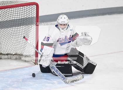 Thumbnail 3 in North Haven @ Fairfield Warde/Ludlowe photogallery.