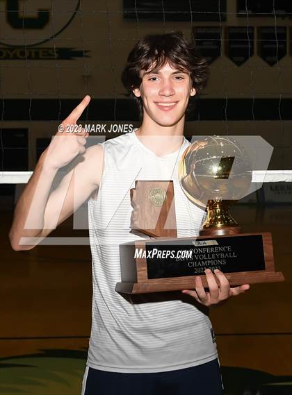 Thumbnail 3 in Perry vs. Highland (AIA 6A Final - Awards) photogallery.